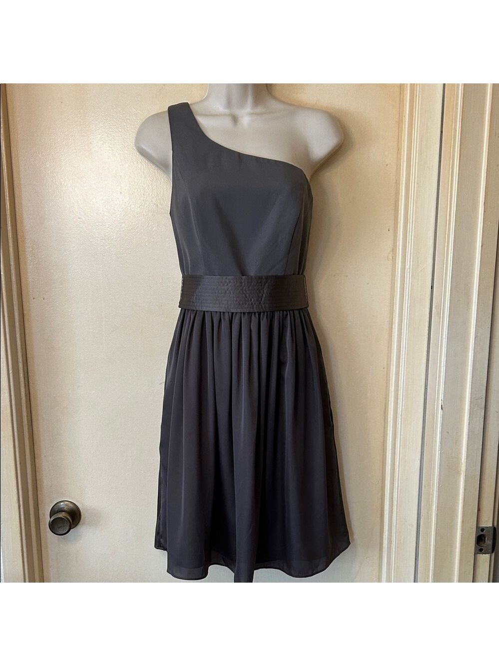 White by Vera Wang One-Shoulder Gray Dress size 4